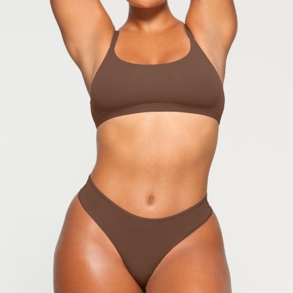 SKIMS- Fits Everyone " Thong " (UMBER-Limited Edition Color)-4X - Picture 2 of 6